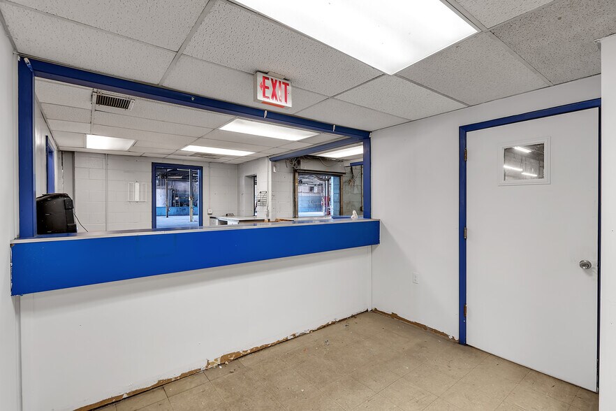 More Photos Of 271 Dingens St, Buffalo Warehouse For Lease