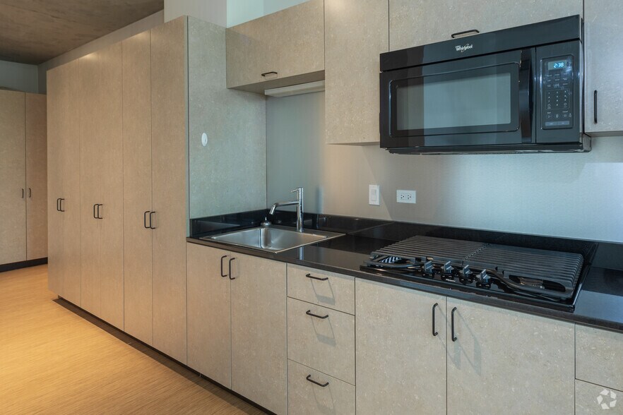 More Photos Of 1519 N Fremont St, Chicago Apartments For Lease