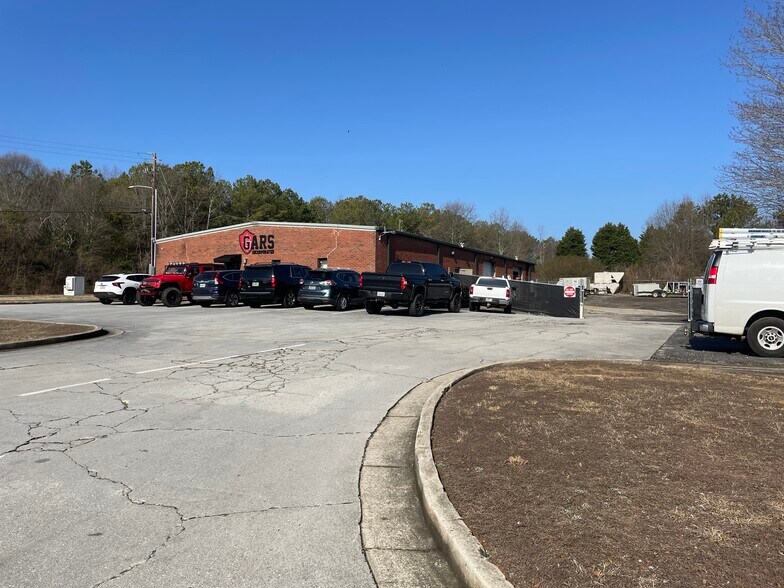 More Photos Of 50 Grayson Industrial Pky, Grayson Warehouse For Sale