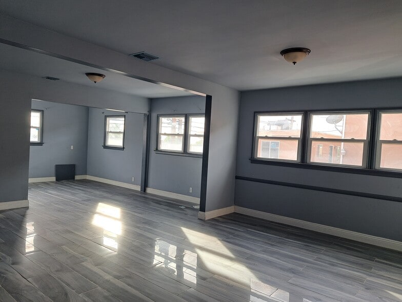 More Photos Of 5830-5838 Overhill Dr, Los Angeles Medical For Lease