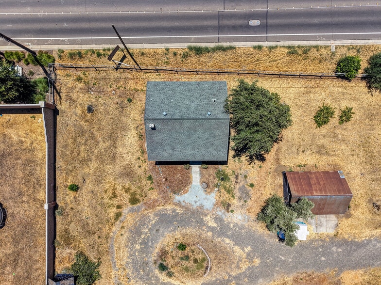 More Photos Of 19435 East St, Woodland Specialty For Sale