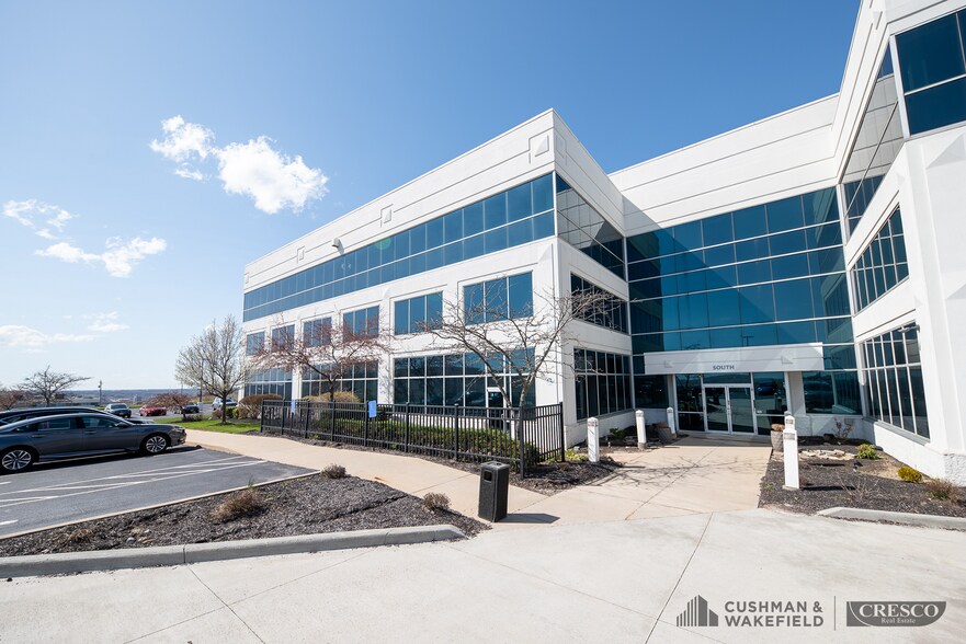 More Photos Of 10500 Antenucci Blvd, Garfield Heights Office For Lease