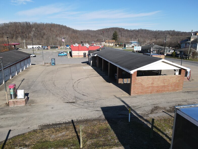 More Photos Of 118 School Dr, Waynesburg Flex For Sale