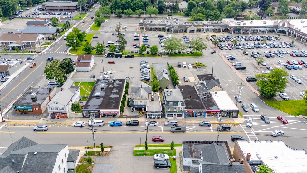 More Photos Of 388 Ramapo Valley Rd, Oakland Storefront Retail Residential For Lease
