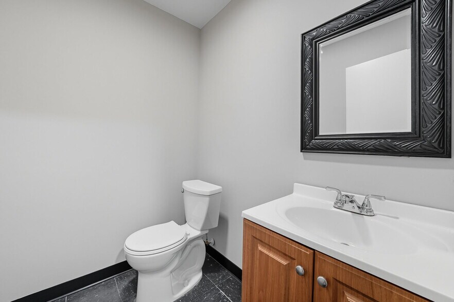 More Photos Of 2025 Marshall Huff Rd, Dallas Warehouse For Sale