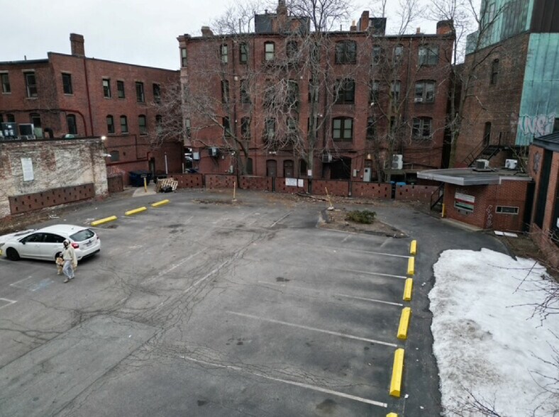 More Photos Of 25 Webster St, Brookline Specialty For Lease