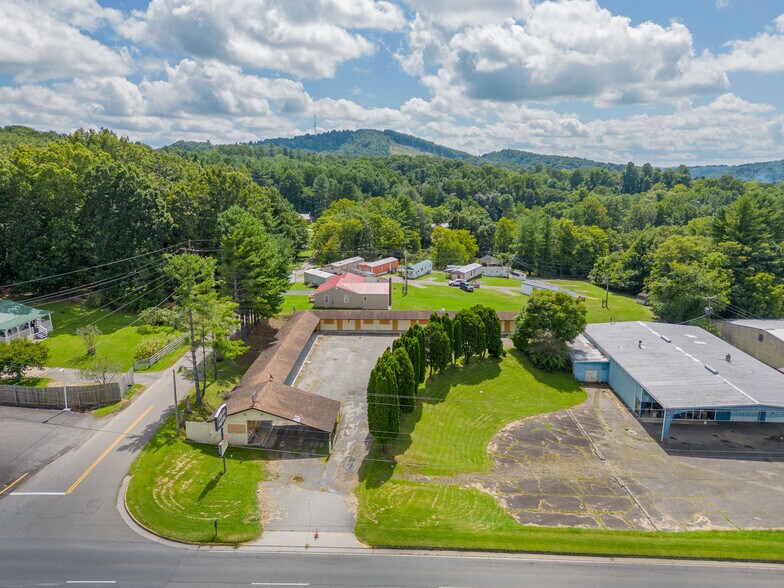 Primary Photo Of 549 E Stuart Dr, Galax Hotel For Sale