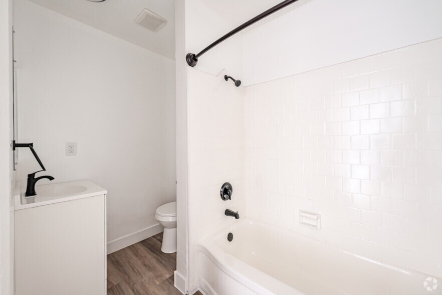 More Photos Of 1425 W Stoneridge Ct, Ontario Apartments For Sale