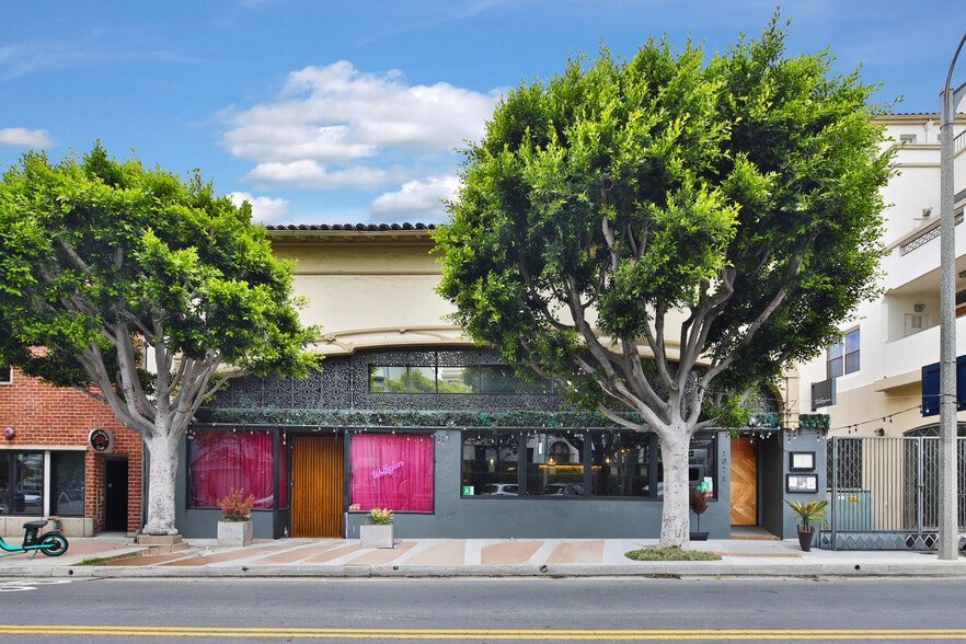 Primary Photo Of 1071-1073 Glendon Ave, Los Angeles Storefront Retail Office For Lease