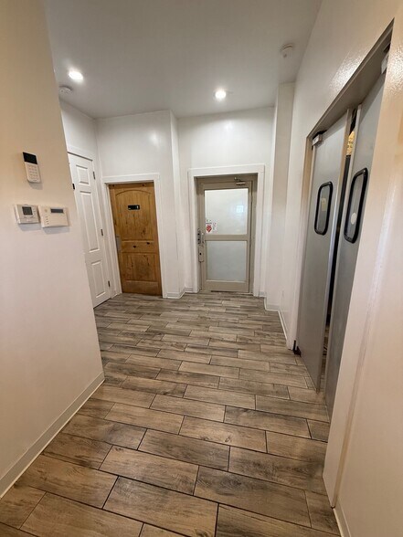 More Photos Of 36 W Pine Ave, Eastpoint Restaurant For Sale