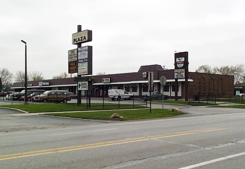 More Photos Of 601-619 E 170th St, South Holland General Retail For Sale