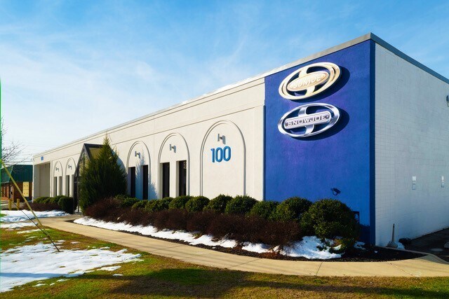 More Photos Of 100 Triangle Blvd, Carlstadt Warehouse For Lease
