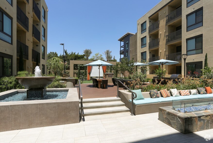 More Photos Of 9400 Corbin Ave, Northridge Apartments For Lease