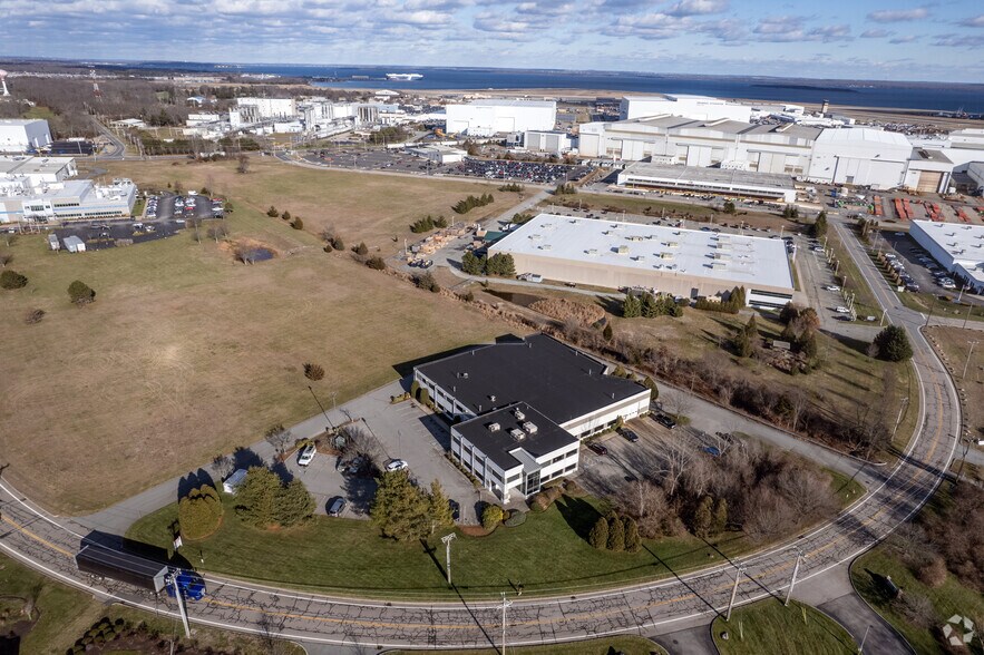 More Photos Of 200 Circuit Dr, North Kingstown Office For Sale
