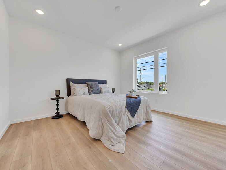 More Photos Of 1602 N Central St, Knoxville Apartments For Sale