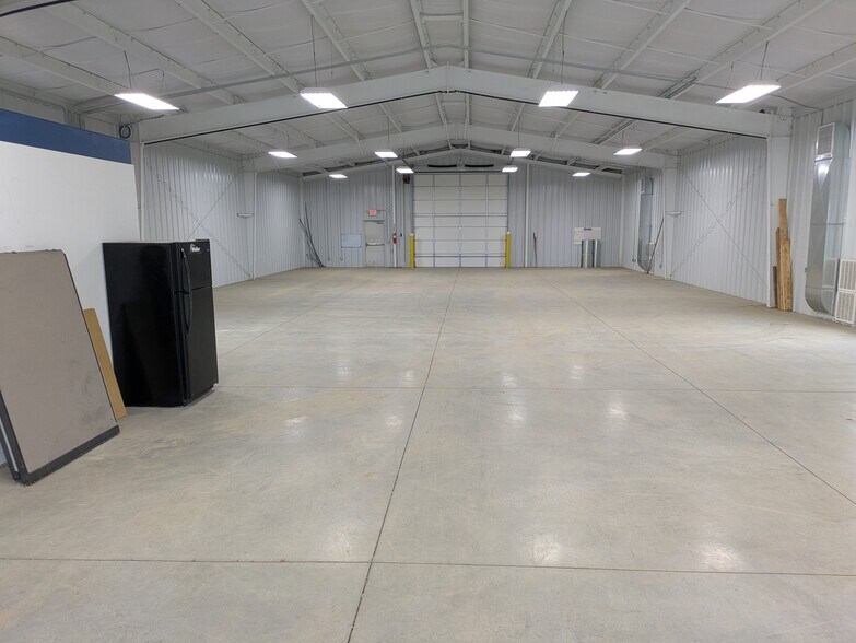 More Photos Of 152 Judge Don Lewis Blvd, Elizabethton Industrial For Lease