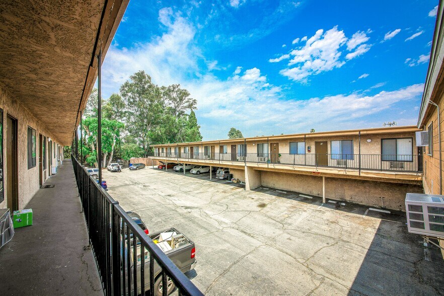 More Photos Of 7505-7507 Woodman Ave, Van Nuys Apartments For Sale