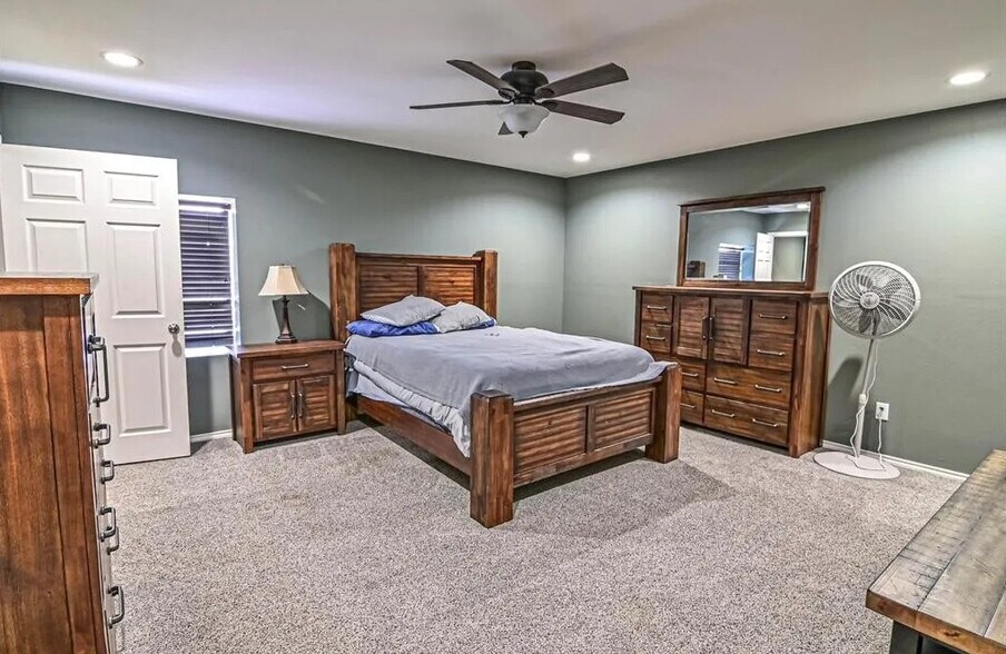 More Photos Of 9504 W County Road 60, Midland Warehouse For Sale