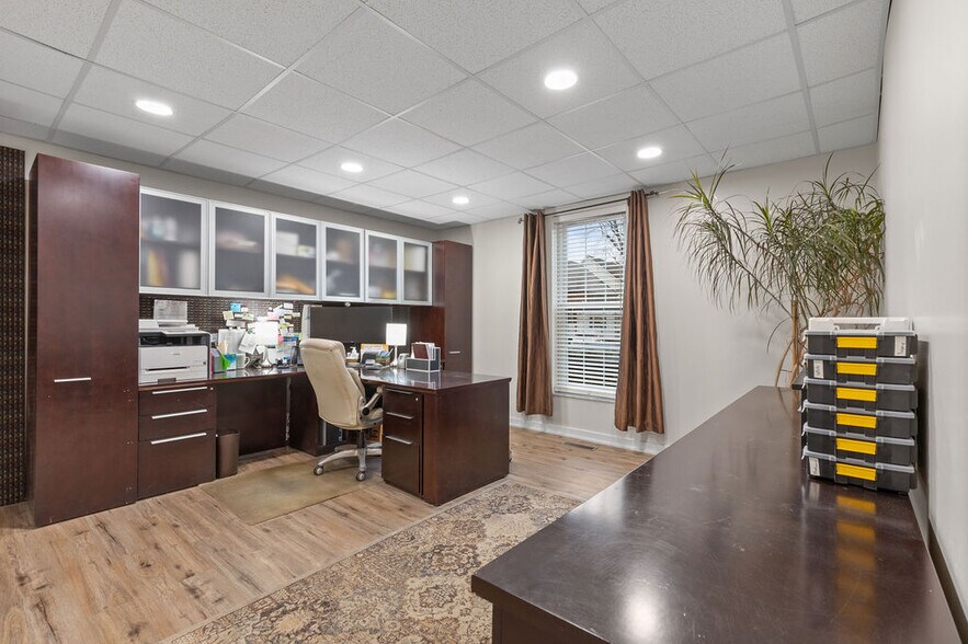 More Photos Of 158 N High St, Gahanna Office Residential For Sale
