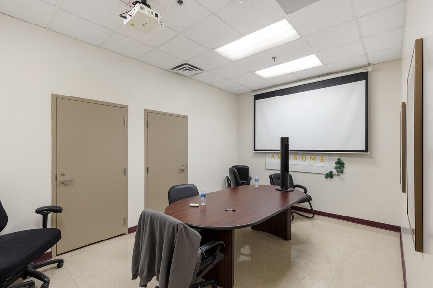 More Photos Of 5305 Midway Rd, Haltom City Distribution For Lease