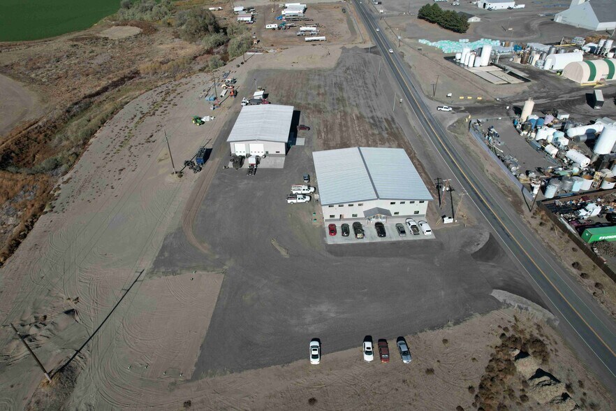 More Photos Of 3251 N Glade Rd, Pasco Warehouse For Lease