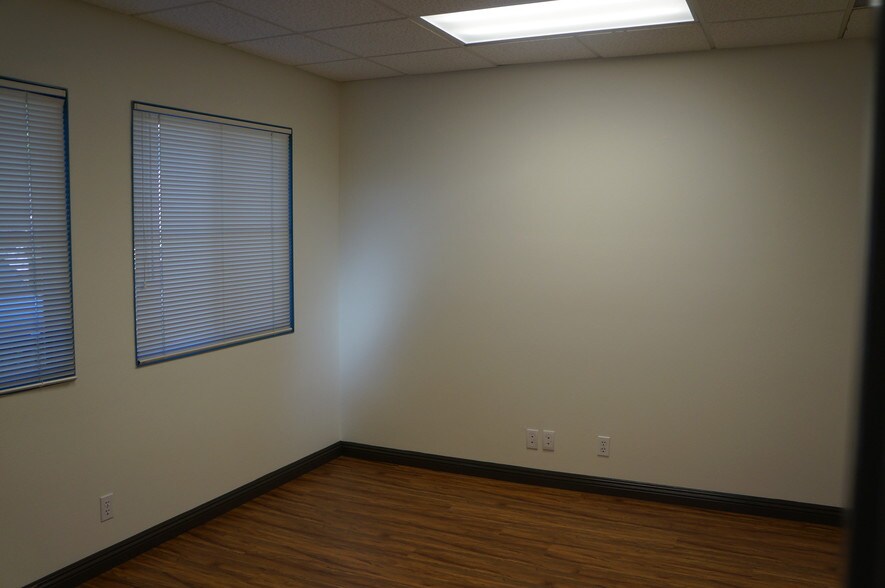 More Photos Of 32242 Paseo Adelanto, San Juan Capistrano Showroom For Lease