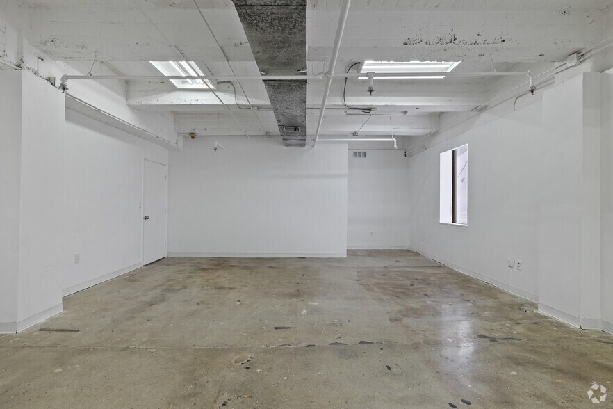 More Photos Of 111 SW 3rd St, Miami Loft Creative Space For Lease