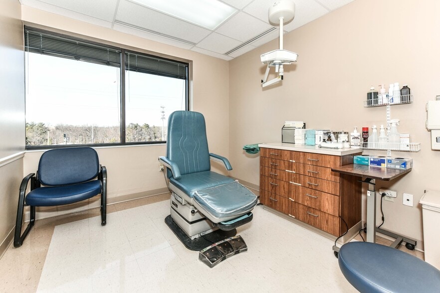 More Photos Of 1860 Town Center Dr, Reston Medical For Sale