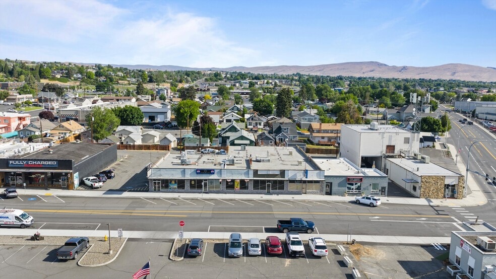 Primary Photo Of 121 Naches ave, Selah Storefront For Sale
