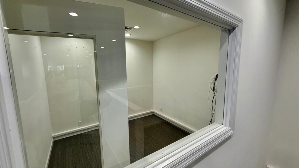 More Photos Of 112-21 Jamaica Ave, Richmond Hill Storefront Retail Office For Sale