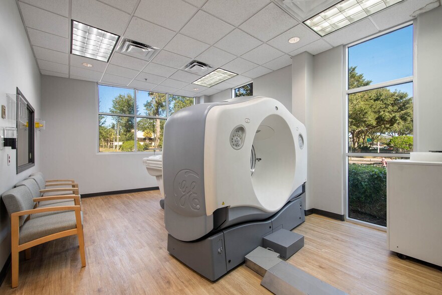 More Photos Of 9582 W Colonial Dr, Ocoee Medical For Lease