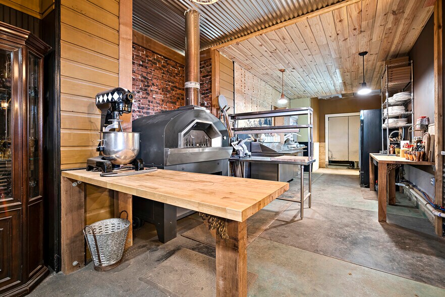 More Photos Of 103 S 6th St, Brownfield Restaurant For Sale