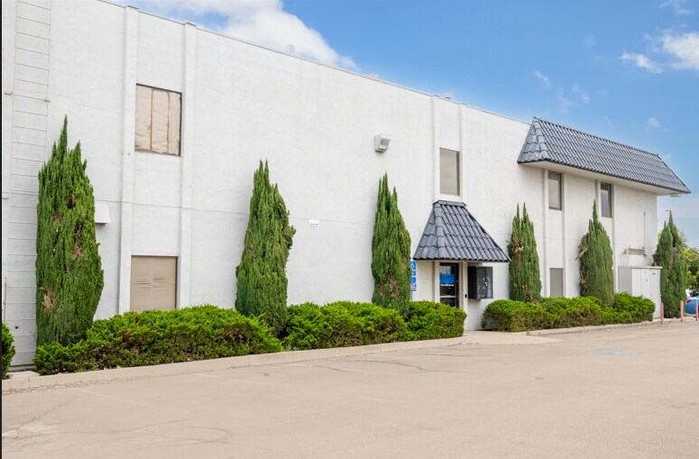 More Photos Of 7979-7989 Vickers St, San Diego Flex For Lease
