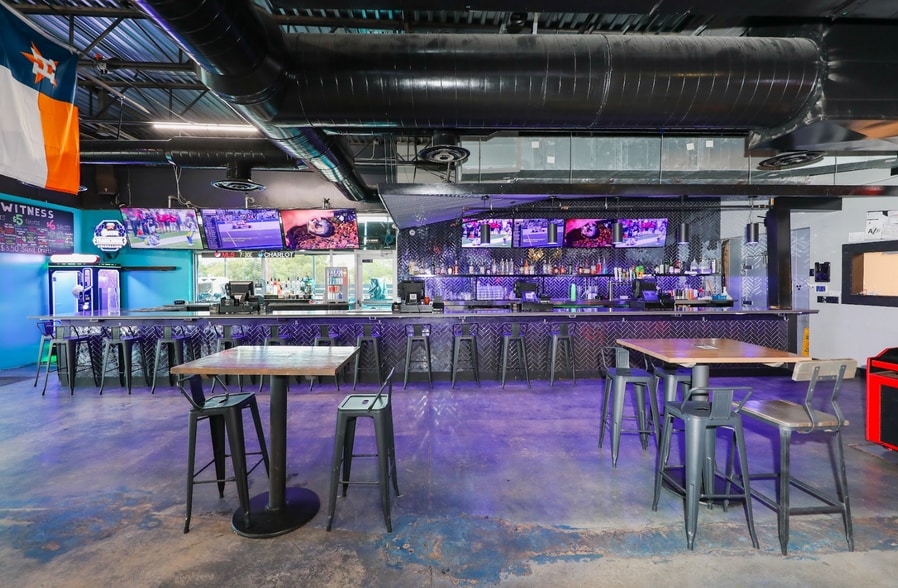 More Photos Of 7280 UTSA Blvd, San Antonio Freestanding For Lease