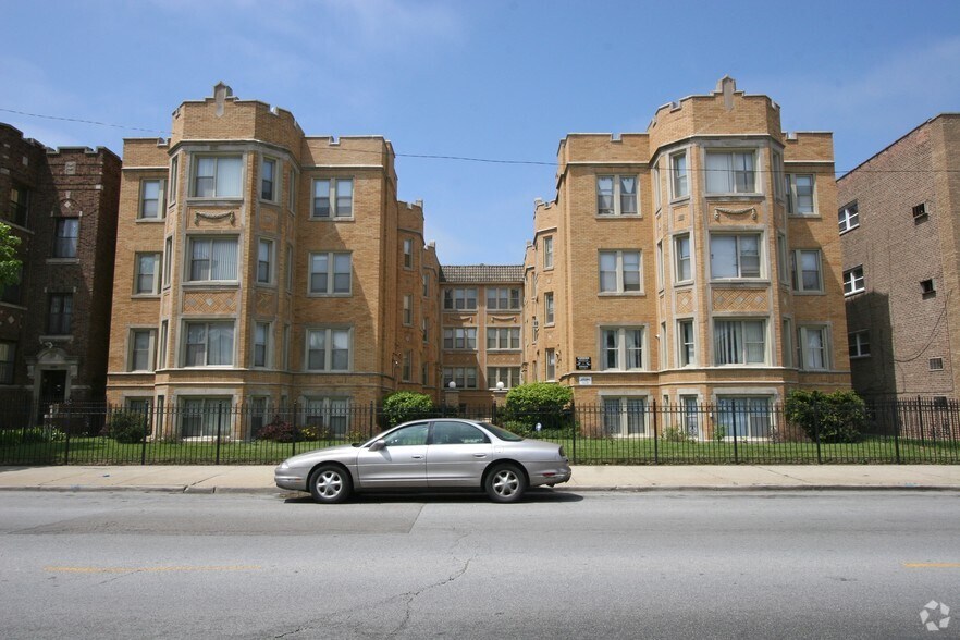More Photos Of 7722-7732 S Jeffery Blvd, Chicago Apartments For Sale