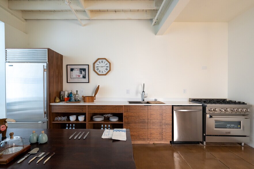 More Photos Of 310 Johnson St, Santa Fe Specialty For Sale