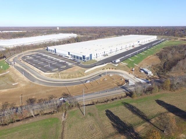 More Photos Of 3446 US 51 Hwy, Southaven Distribution For Lease