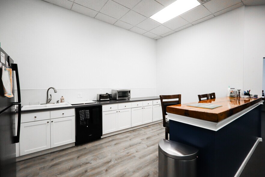 More Photos Of 4730 N Crescent Blvd, Pennsauken Industrial For Sale