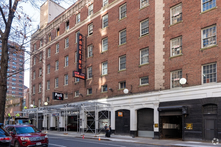 More Photos Of 142 E 31st St, New York Parking Garage For Lease