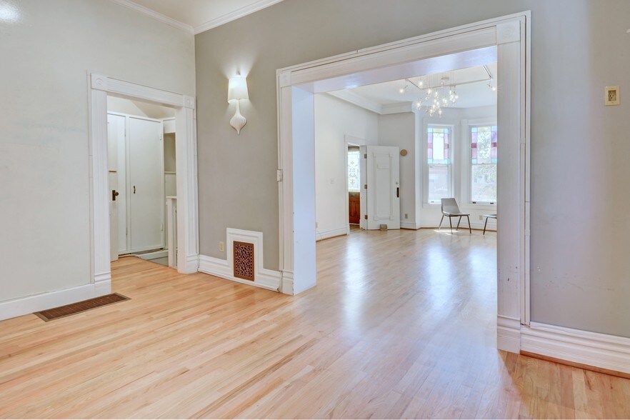 More Photos Of 741 Pearl St, Boulder Office For Lease