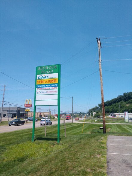 More Photos Of 1639-1649 S Washington St, Millersburg Storefront For Sale