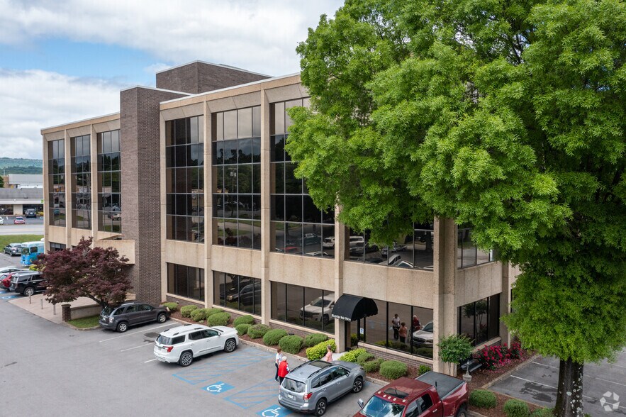More Photos Of 2120 Northgate Park Ln, Chattanooga Medical For Lease