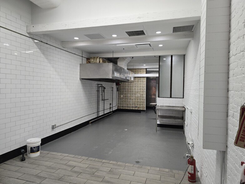 More Photos Of 155 Chambers St, New York Apartments For Lease