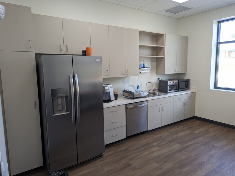 More Photos Of 619 McGee Rd, Anderson Industrial For Lease