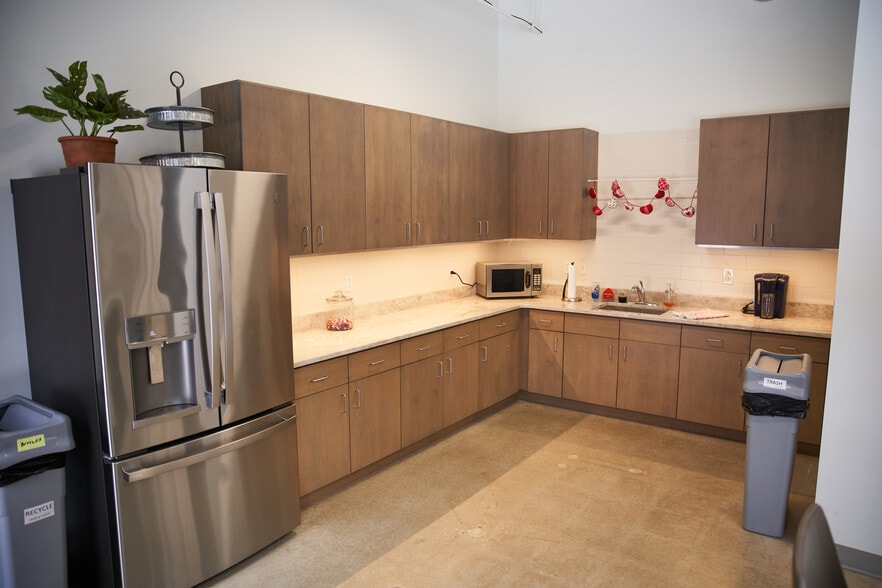 More Photos Of 5217 Militia Hill Rd, Plymouth Meeting Medical For Sale