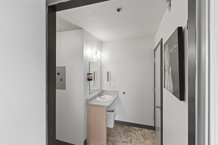 More Photos Of 457 SW 6th St, Redmond Apartments For Sale