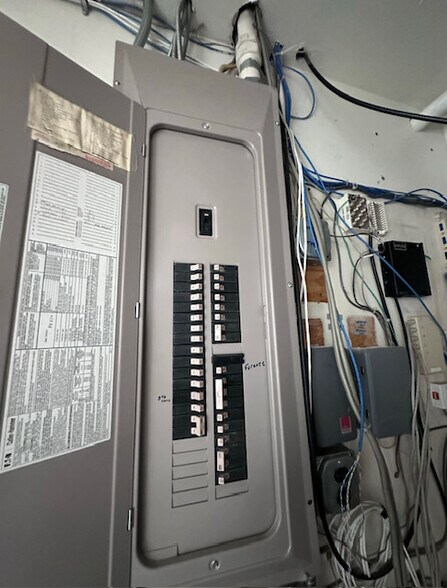 More Photos Of 565 Main St, Wellsville Office For Sale