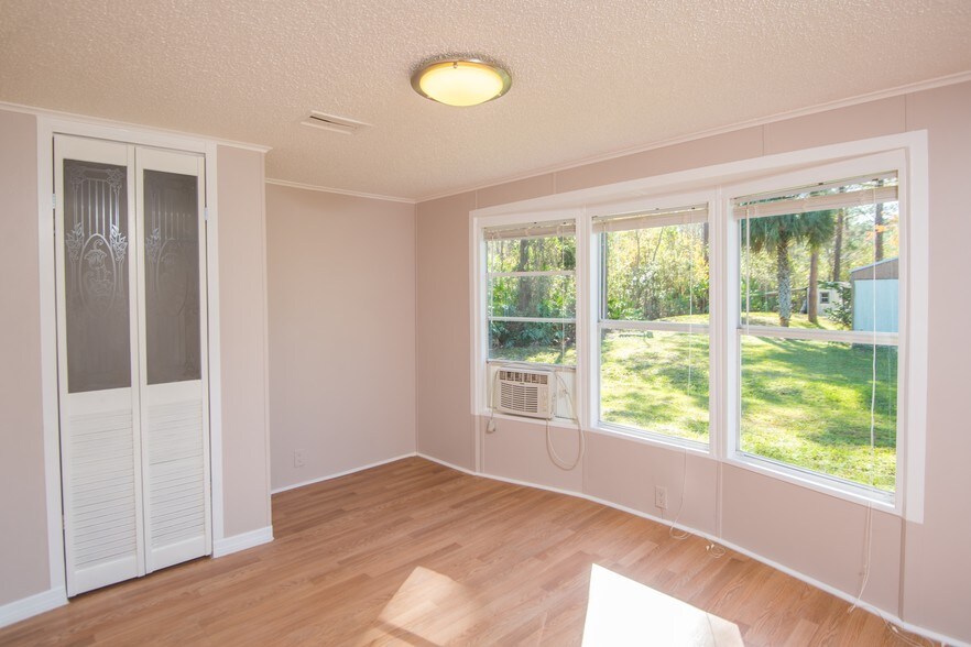 More Photos Of 1211 Cypress Rd, Saint Augustine Manufactured Housing Mobile Home Park For Sale