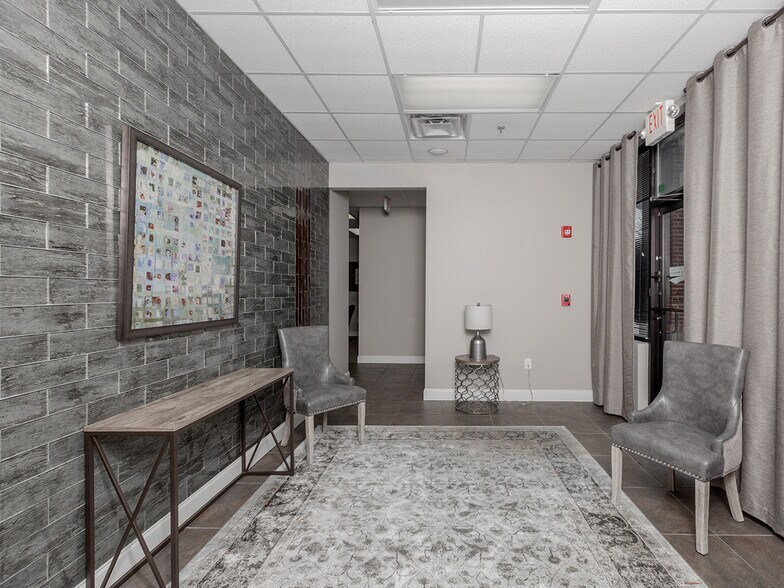 More Photos Of 8052 Mall Pky, Lithonia Medical For Lease