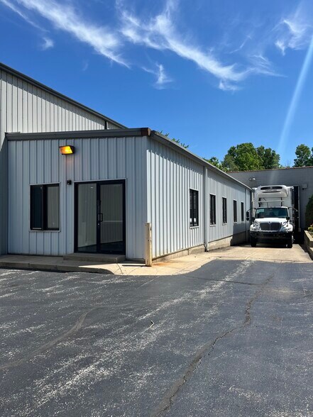 More Photos Of 13727 Chatham St, Blue Island Warehouse For Sale